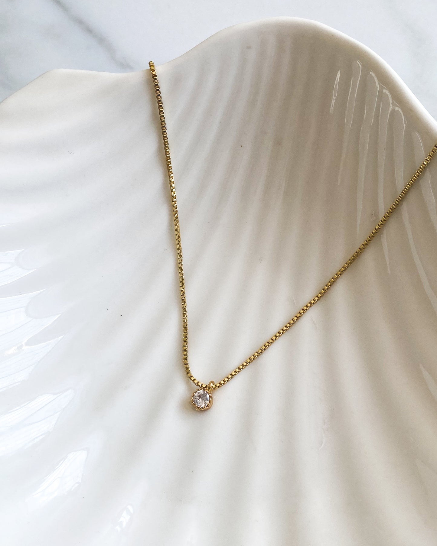 Collar "Punto de Luz" – Ajustable en Baño de Oro