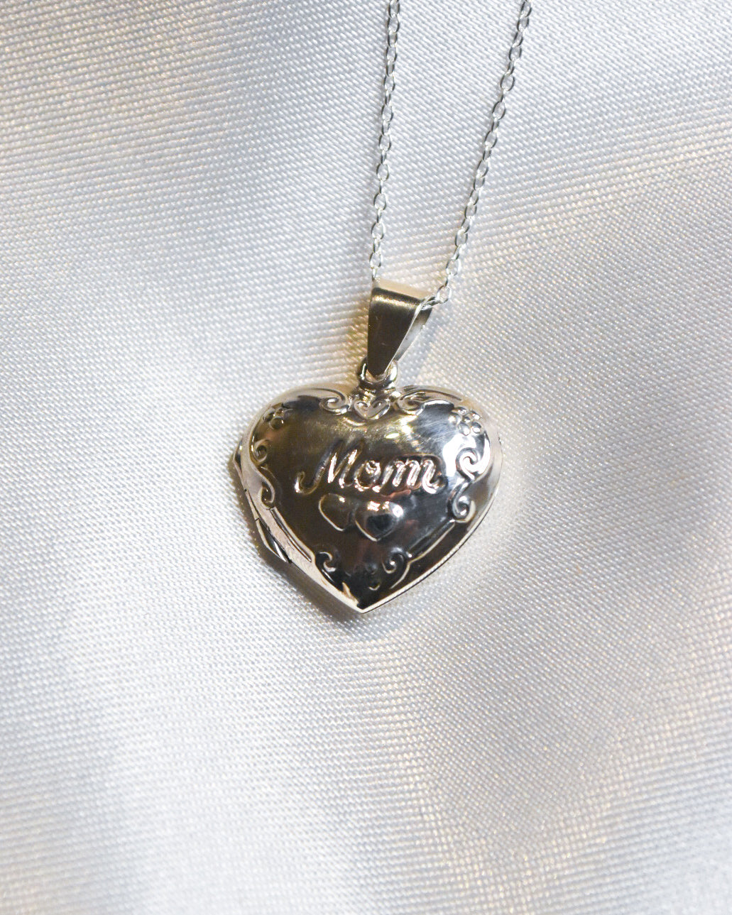 Relicario “Mom” en plata 925