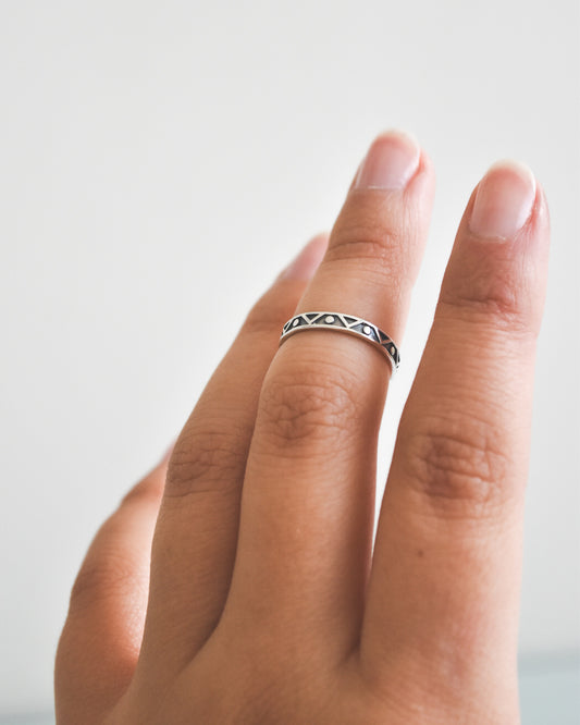 Midi tribal geométrico – Plata 925 tailandesa