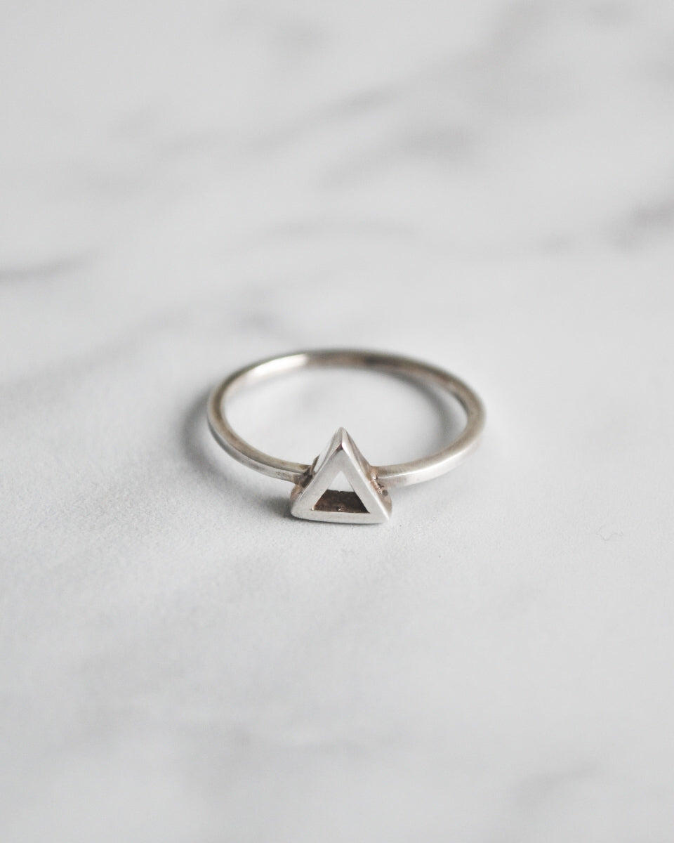 Anillo de Plata 925 Triángulo