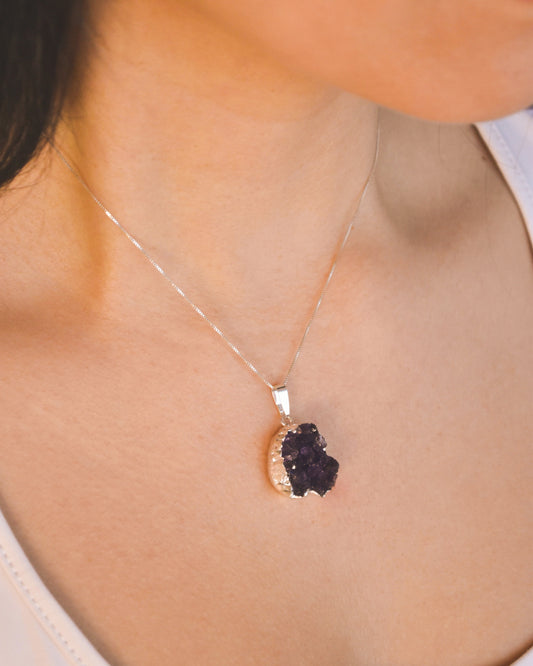 Collar de plata 925 con colgante de amatista en bruto grande