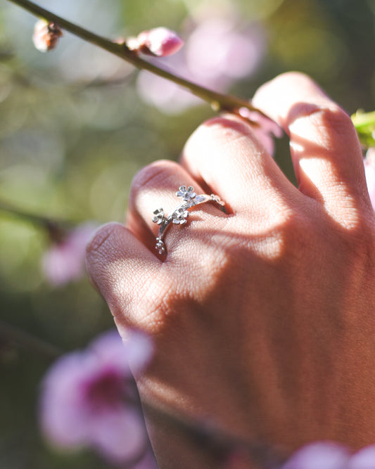 Anillo Rama con Flores de Cerezo Plata 925 Ajustable