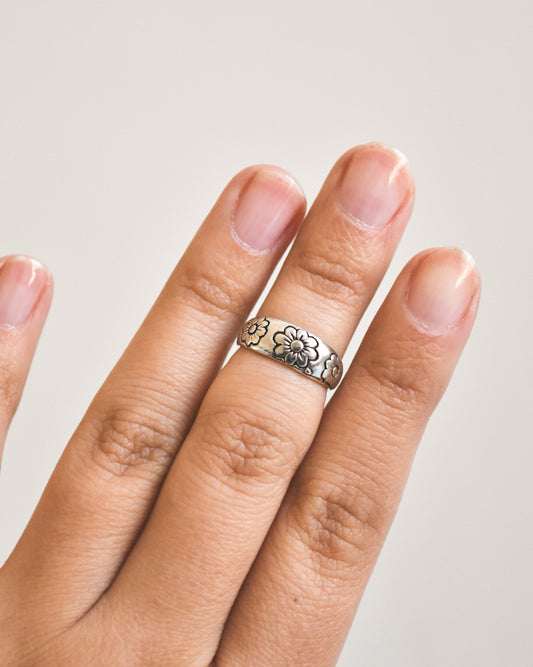 Midi Plata 925 con Diseño de Margaritas Grabadas