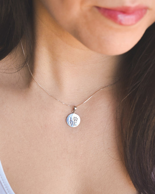 Collar Love con Patita Plata 925