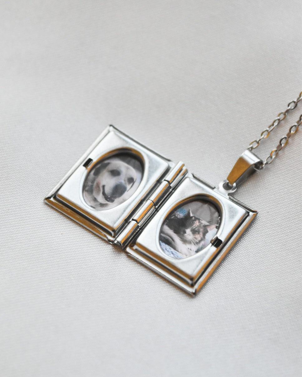 Pack Libro de Recuerdos: Collar Relicario + Llavero Personalizado