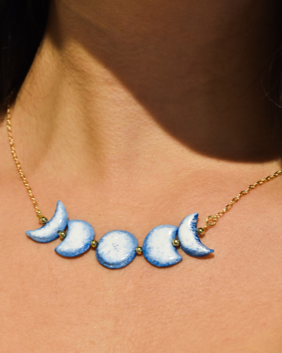 Collar Fases Lunares – Cerámica Artesanal y Baño de Oro