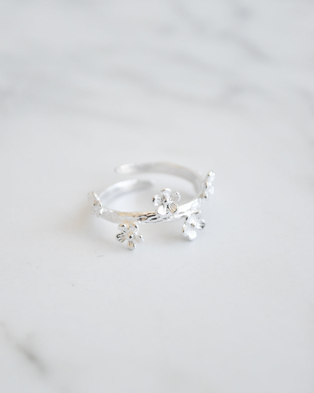 Anillo Rama con Flores de Cerezo Plata 925 Ajustable