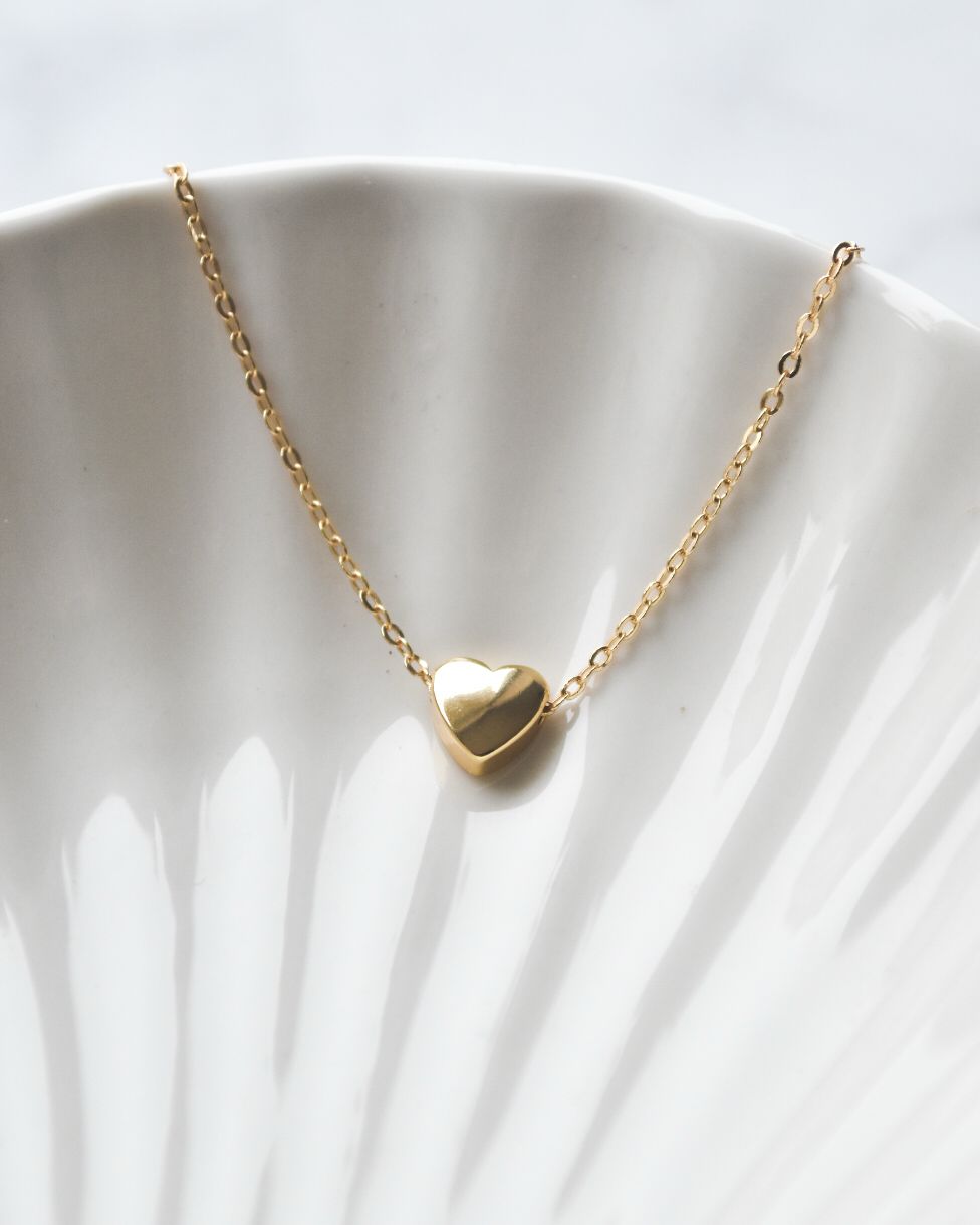 Collar con Pasador de Corazón Bañado en Oro