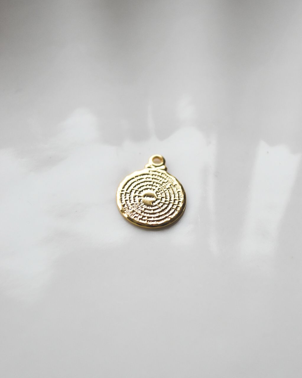 Colgante de Padre Nuestro Bañado en Oro