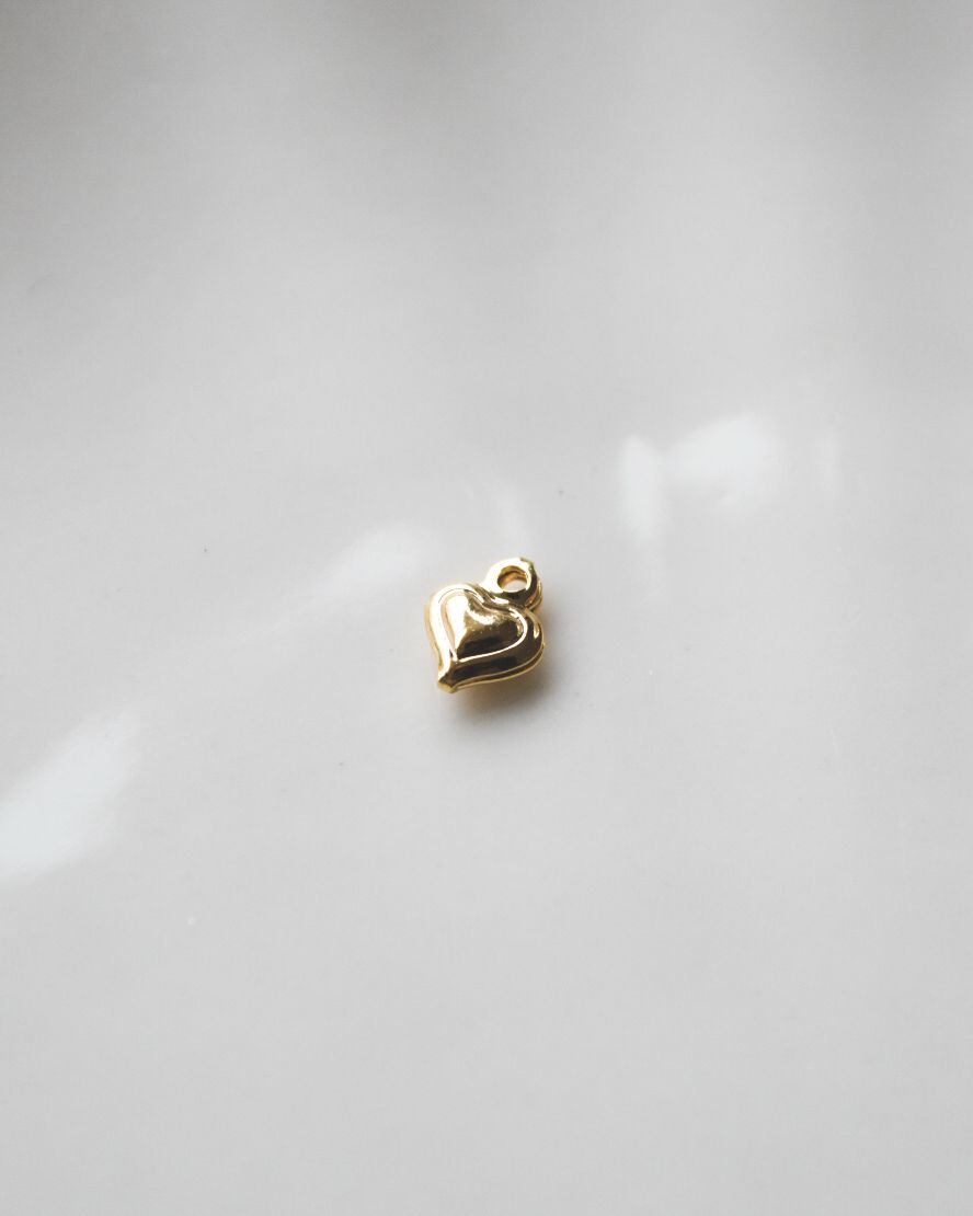 Dije de Mini Corazón Bañado en Oro