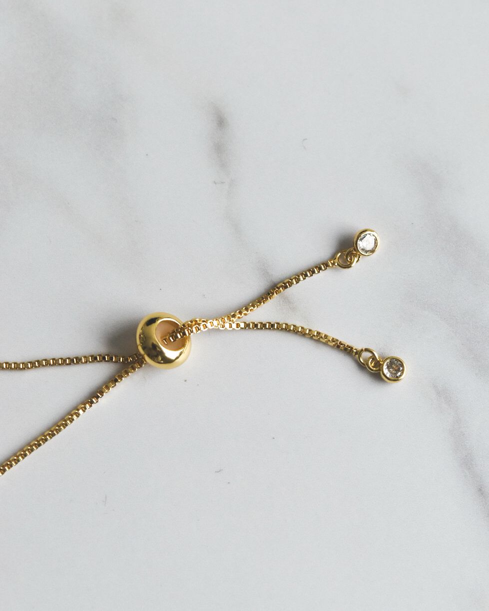 Pulsera MOM Bañada en Oro con Circones | Regalo Elegante Día de la Madre