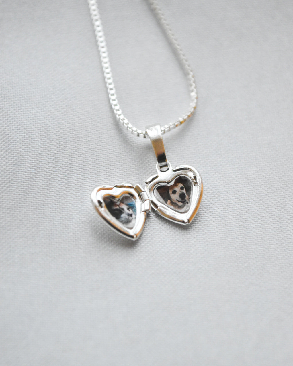 Mini Relicario Corazón Bañado en Plata