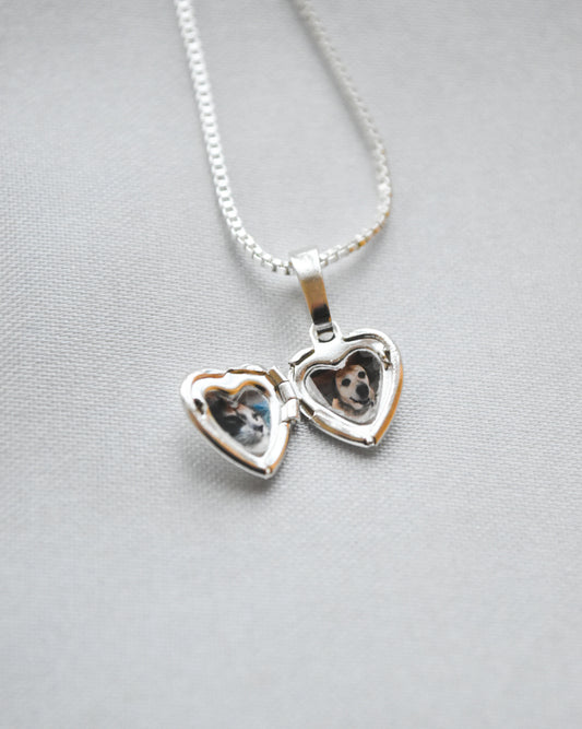 Mini Relicario Corazón Bañado en Plata