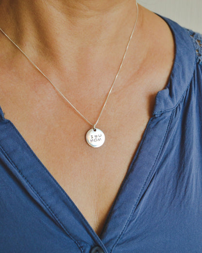 Collar de Plata 925 con Medalla “I ♡ U MOM”