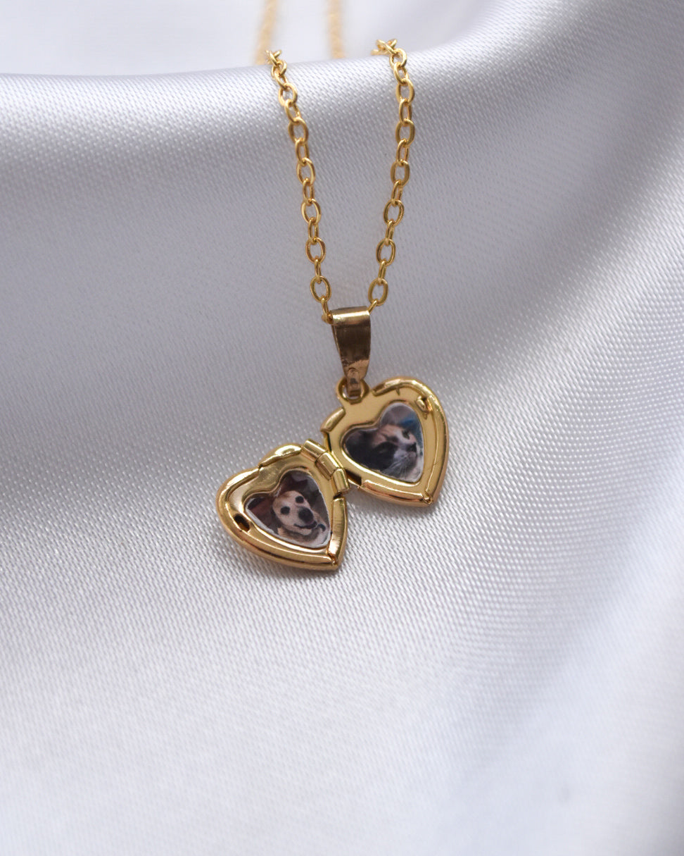 Mini Relicario Corazón Bañado en Oro