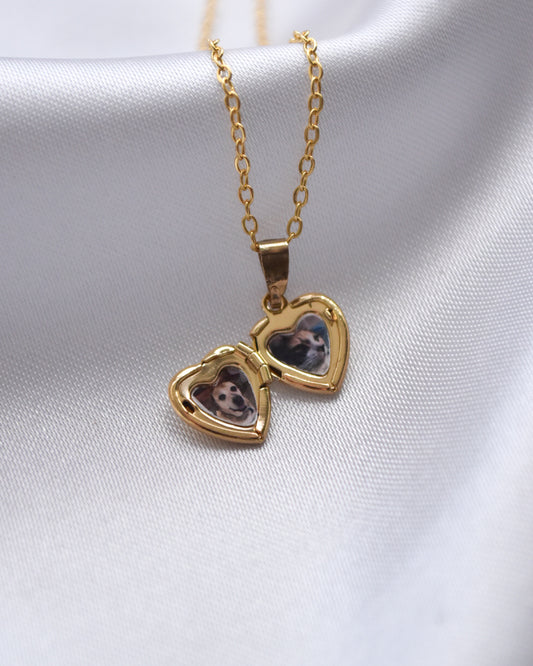 Mini Relicario Corazón Bañado en Oro