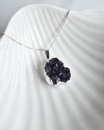 Collar de plata 925 con colgante de amatista en bruto grande