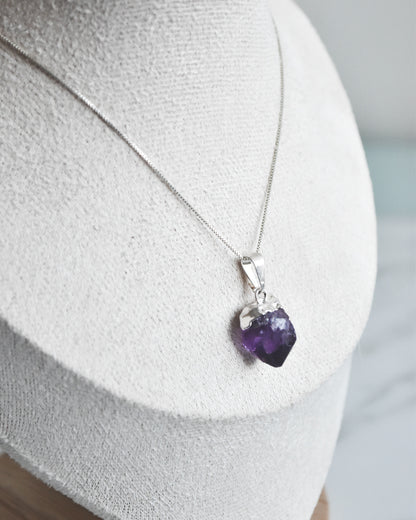 Collar de plata 925 con colgante de amatista en bruto