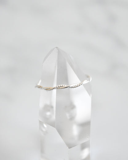 Anillo Plata 925 Tailandesa con Diseño Doble Enlazado