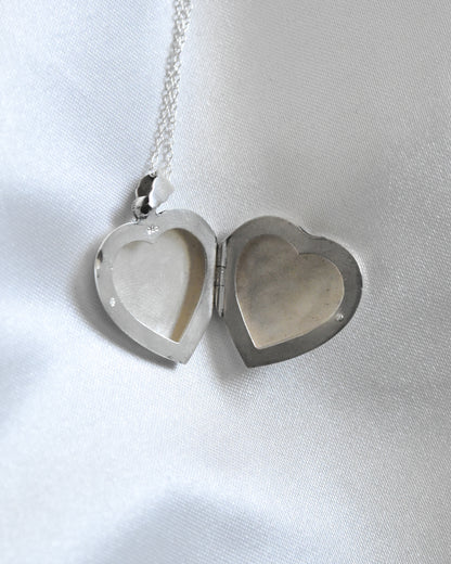 Relicario de corazón “Siempre en mi corazón” en Plata 925