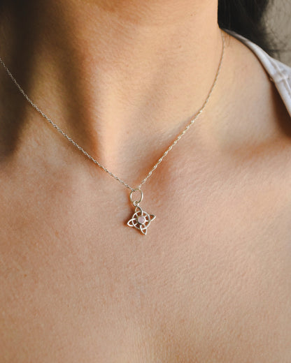 Collar Nudo de Bruja y Cuarzo Rosa Plata 925