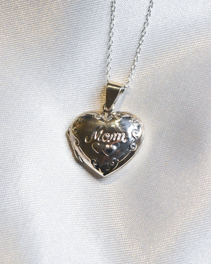 Relicario “Mom” en plata 925