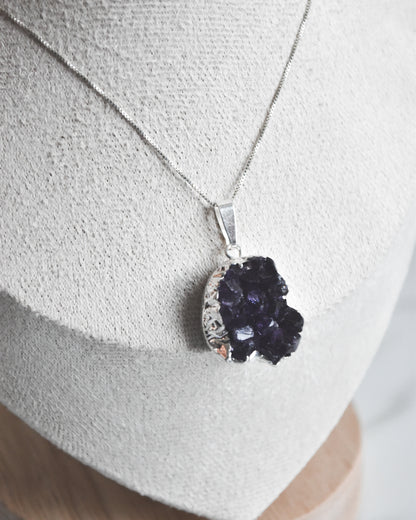 Collar de plata 925 con colgante de amatista en bruto grande