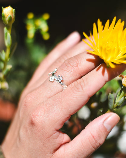Anillo Rama con Flores de Cerezo Plata 925 Ajustable