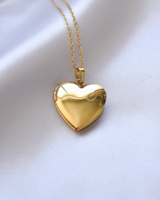 Relicario Corazón Liso Bañado en Oro