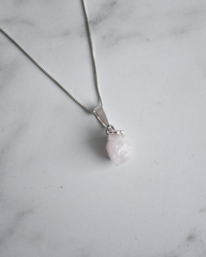 Collar de plata 925 con colgante de cuarzo rosa