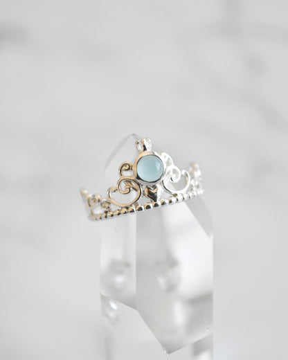 Anillo Plata 925 Tailandesa con Diseño de Corona y Calcedonia Natural