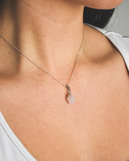 Collar de plata 925 con colgante de cuarzo rosa