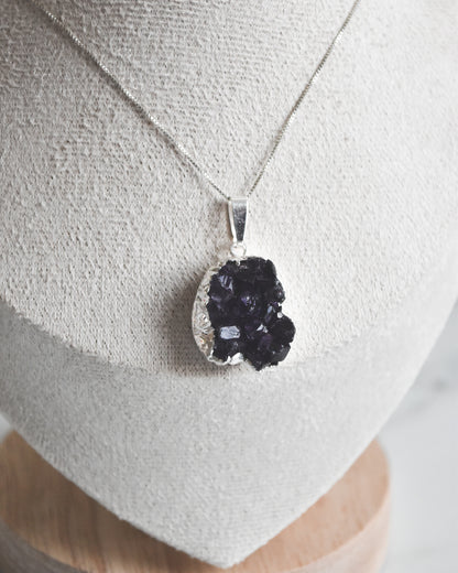 Collar de plata 925 con colgante de amatista en bruto grande