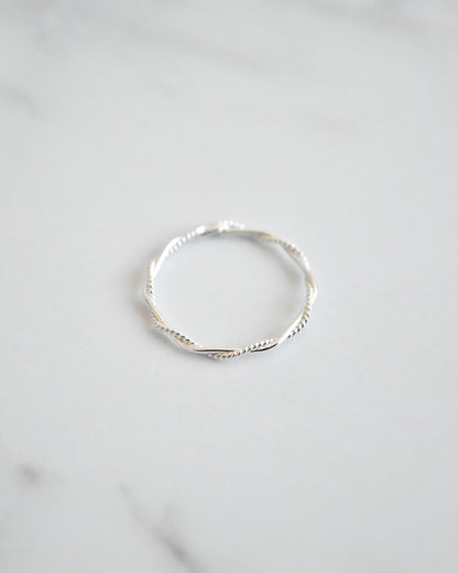 Anillo Plata 925 Tailandesa con Diseño Doble Enlazado