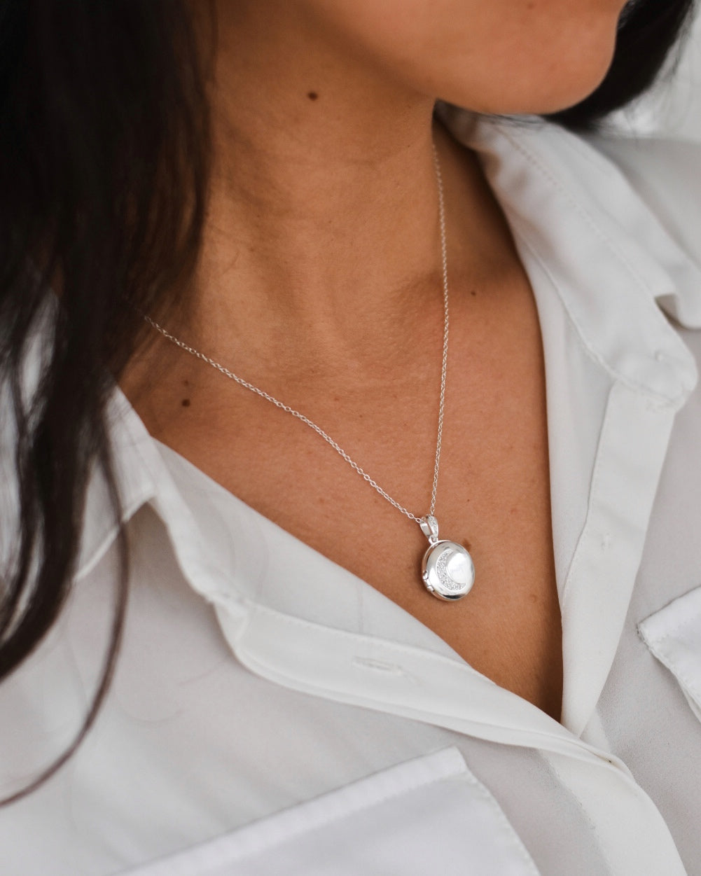 Relicario Luna en Plata 925 con Circones