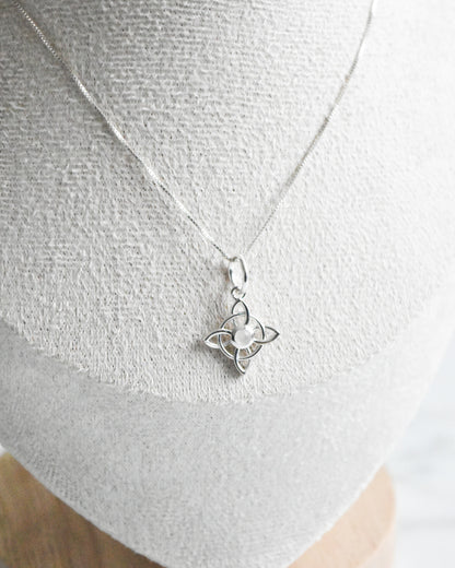 Collar Nudo de Bruja y Piedra Luna Plata 925