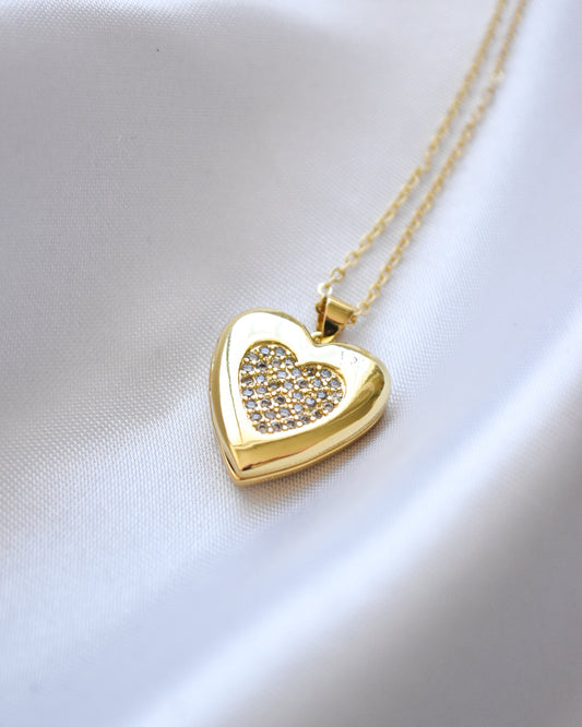 Relicario Corazón con Corazón en Circones Bañado en Oro