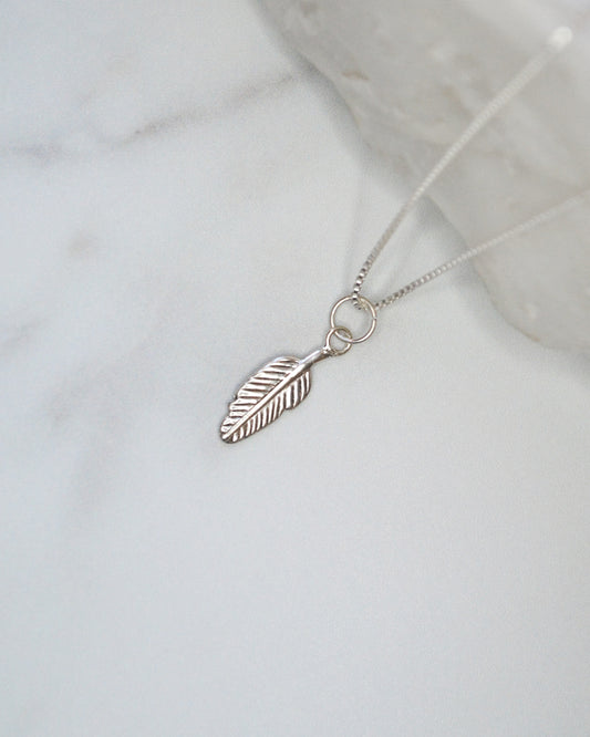 Collar Mini Pluma Plata 925