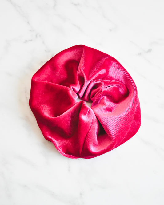 Scrunchie de Terciopelo Magenta – Hecho a mano