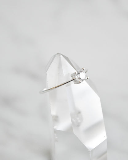 Anillo Solitario Brillante – Plata 925 tailandesa