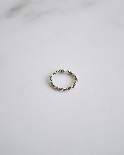 Ear Cuff de Plata Entrelazado Oxidado