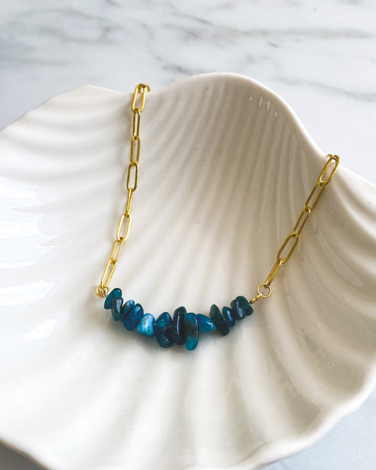 Collar de Ágata Azul con Cadena Bañada en Oro – Serenidad y Comunicación