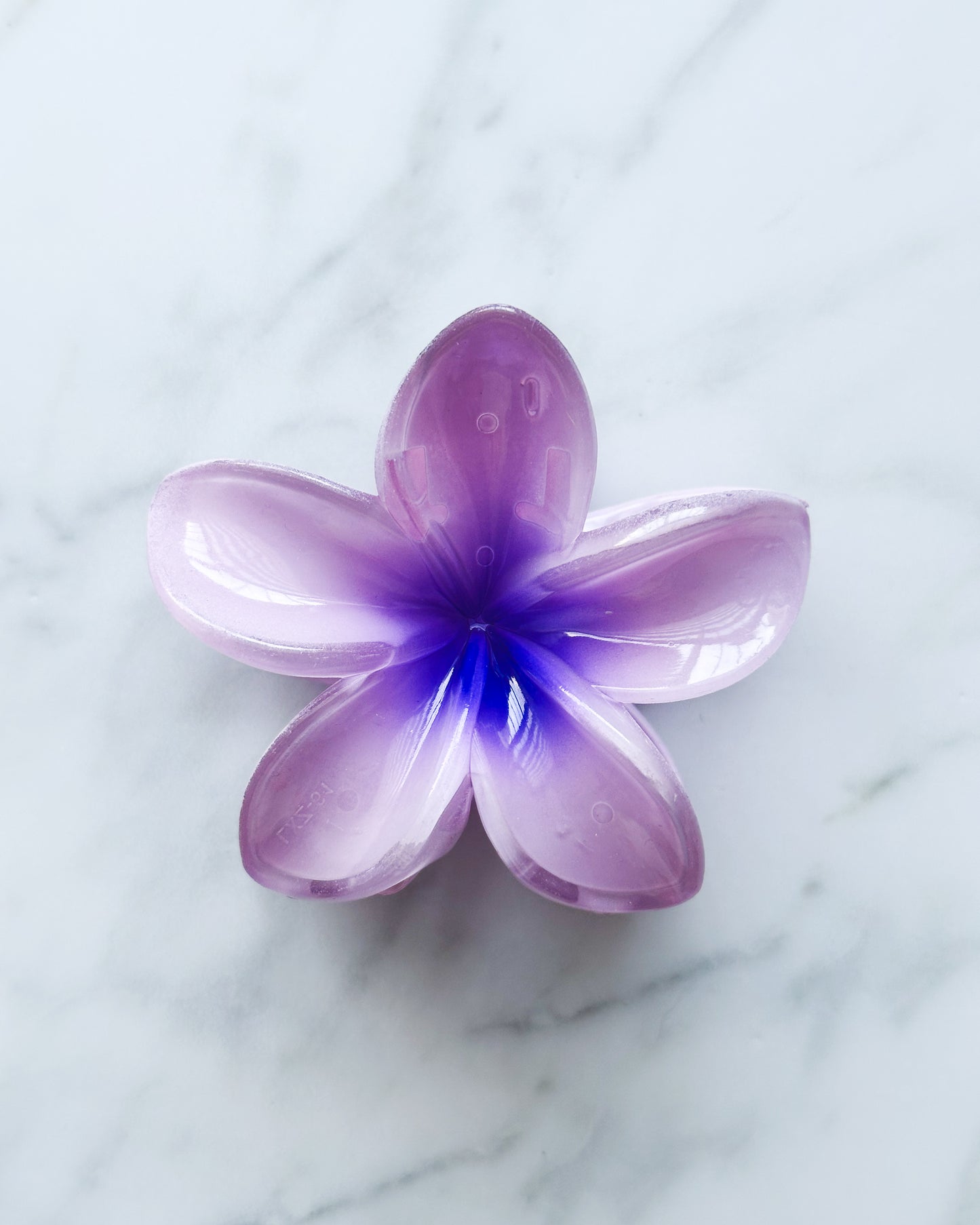 Pinche de flor hawaiana