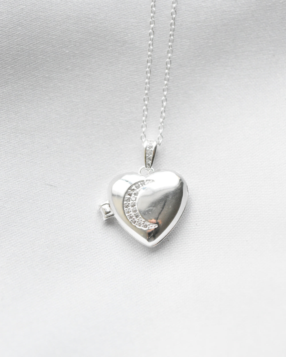 Relicario Corazón Luna en Plata 925