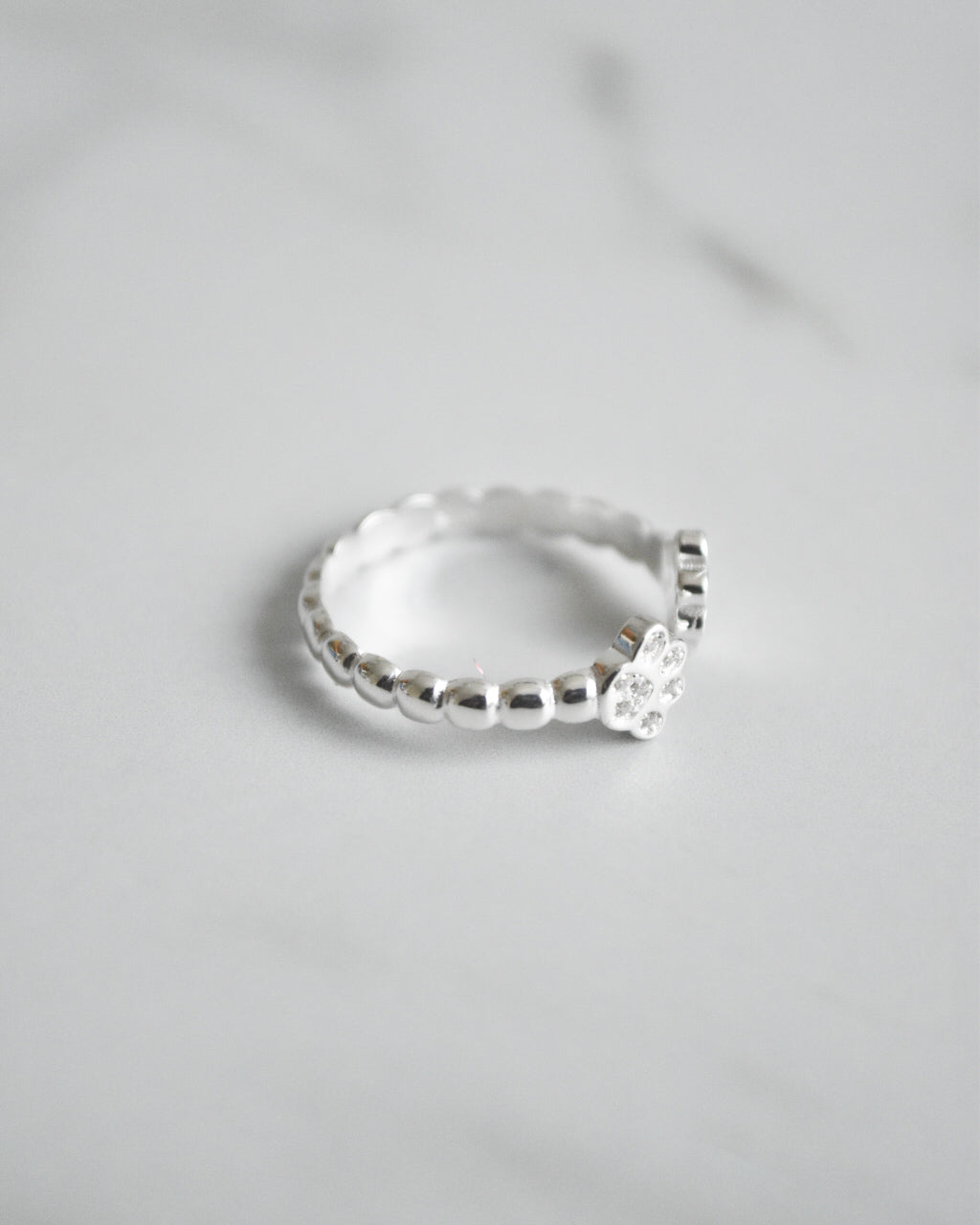 Anillo Huellitas Brillantes – Plata 925 tailandesa