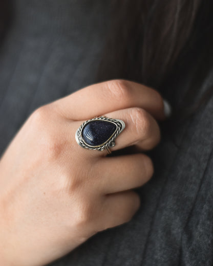 Anillo de Alpaca Ajustable con Aventurina Azul – Calma y Claridad | Joyería Artesanal