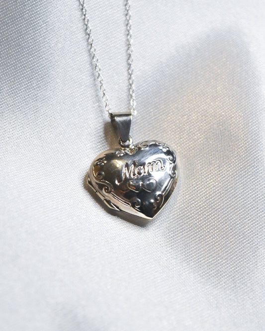 Relicario “Mom” en plata 925
