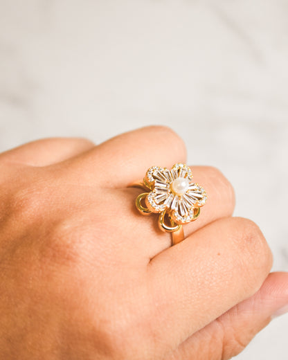 Anillo Antiestrés Flor Redondeada con Circones | Ajustable y Baño de Oro