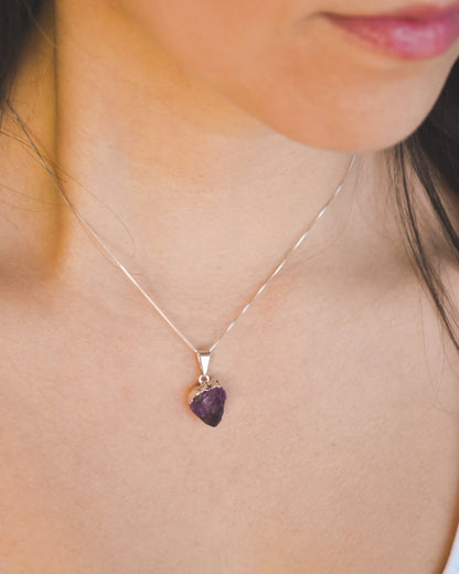 Collar de plata 925 con colgante de amatista en bruto