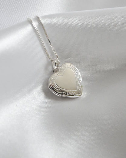 Relicario de Plata 925 “Luz Eterna” Corazón con Circones